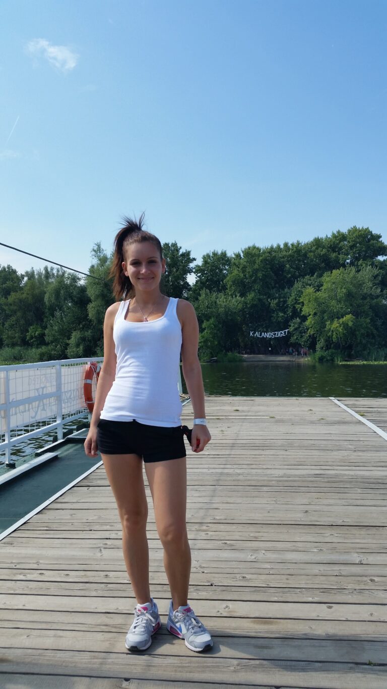 Unlocking My Private Locker: Forbidden Paris Orgasms with Three Cousins