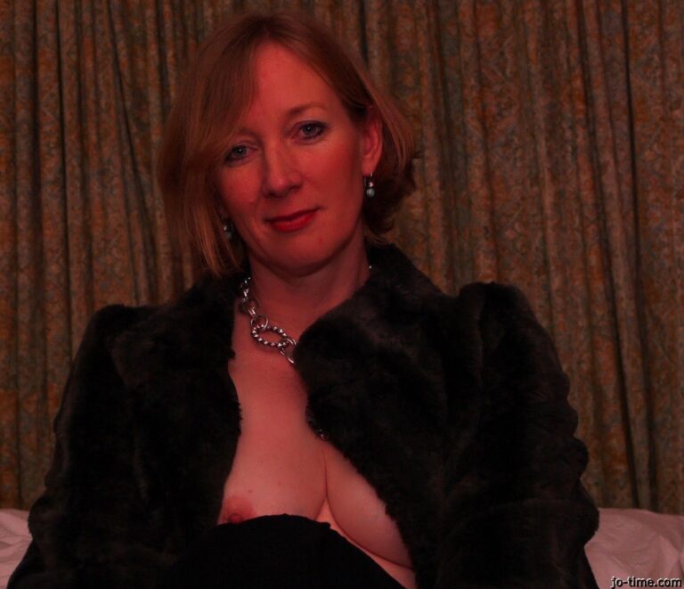 Opening My Private Locker: A Raw Night of Seduction in London