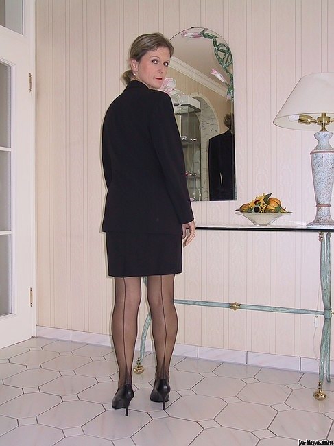 Unlocking My Private Locker: Wild Trysts with Bored Housewives in Abidjan and Paris